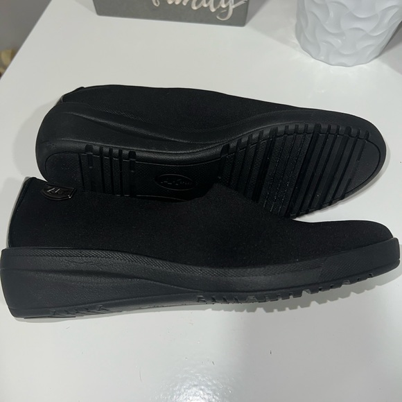 Anne Klein Sport Soft Wedges Size 7 - Picture 11 of 13